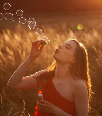 Das Mohnblumenmädchen. Farben. Luftballons. Erpetal. Portrait