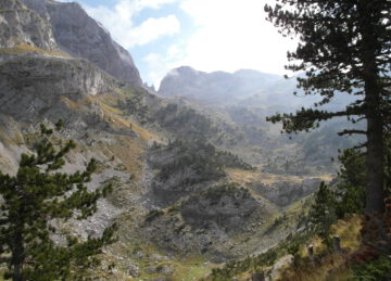 Das Bild ist in Albanien enstanden auf dem Weg zum Jerzeka, den höchsten Berg des Landes.